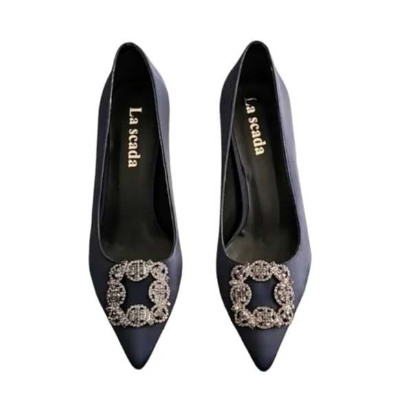 LA SCADA Navy Satin Pumps 37 7 Heels Jeweled Brooch Pointy Toe Euro Luxe - Picture 2 of 16